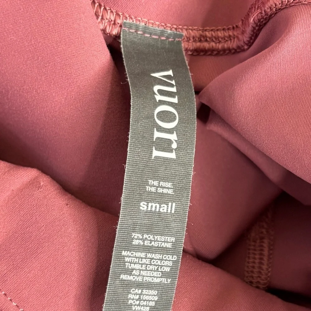 Vuori Rib Studio Legging size Small VW428 rose color